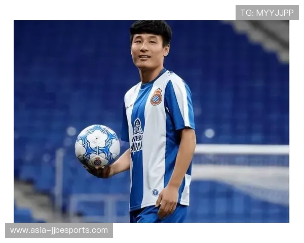 踢足球的球星真是太帅了他们的风采令人惊叹